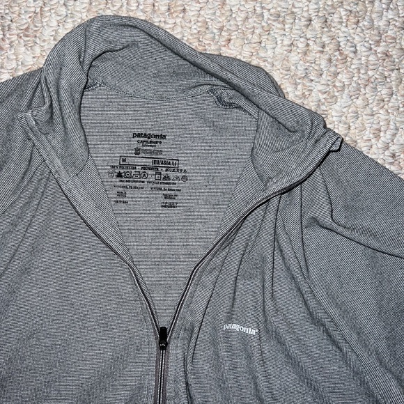 Patagonia Quarter Zip - Picture 2 of 2